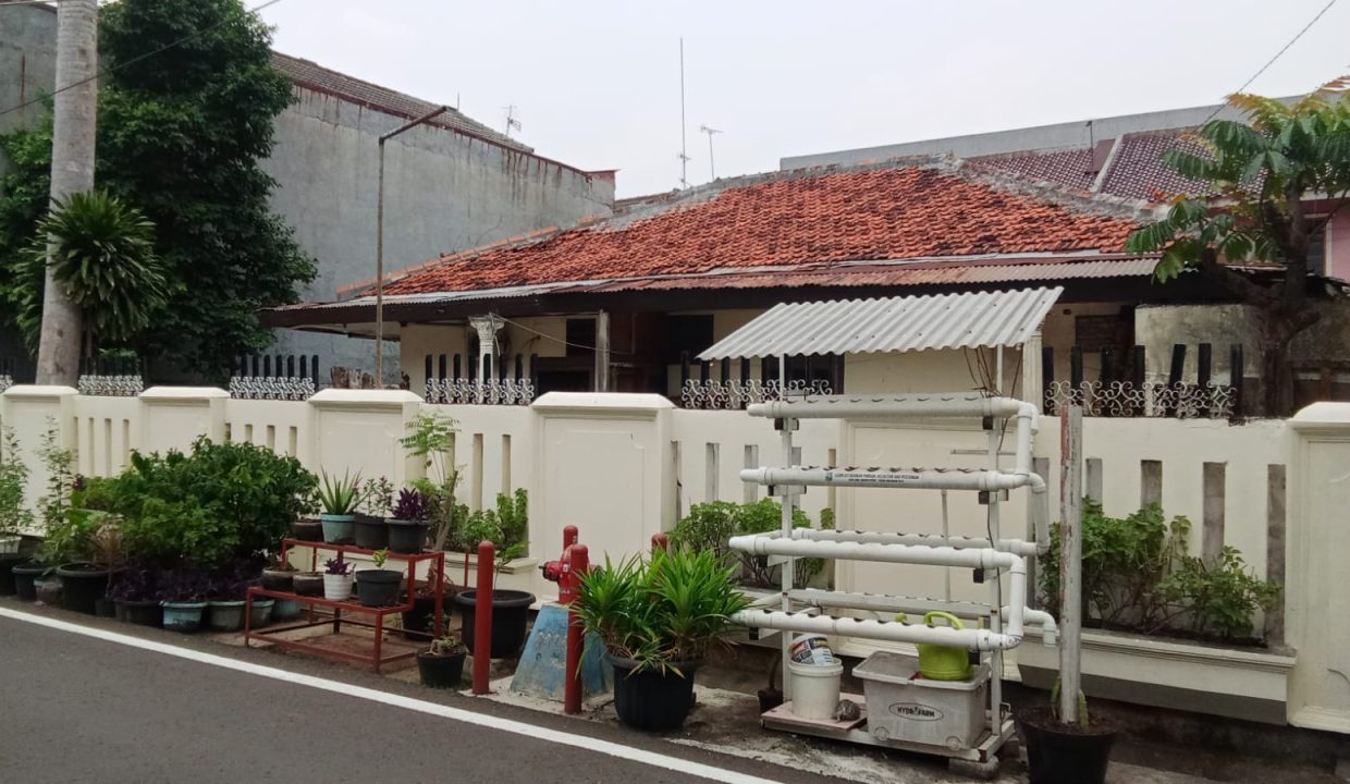 DIJUAL RUMAH CEMPAKA TIMUR JAKARTA PUSAT (0,8)