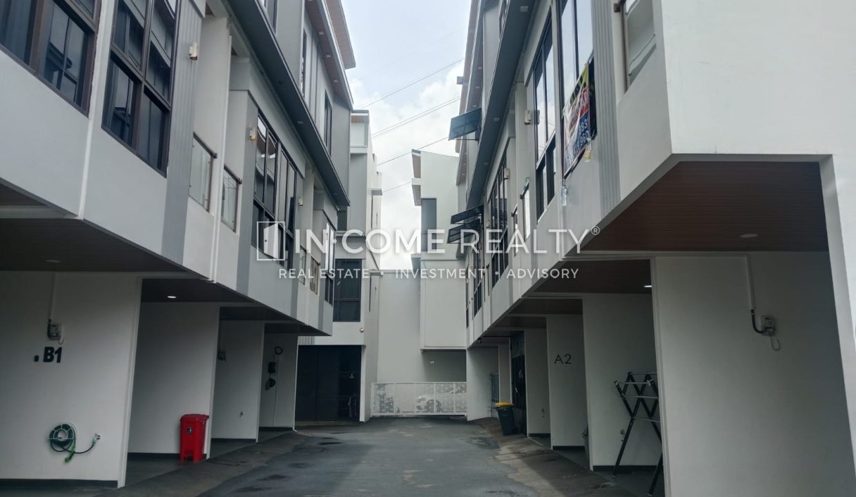 DIJUAL RUMAH RAWASARI CEMPAKA  (2)