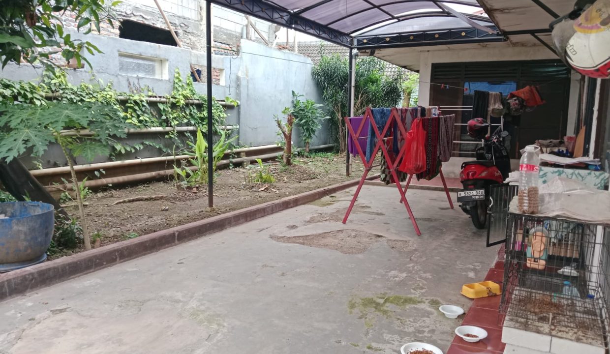 DIJUAL TANAH + BANGUNAN DUREN SAWIT  (17)