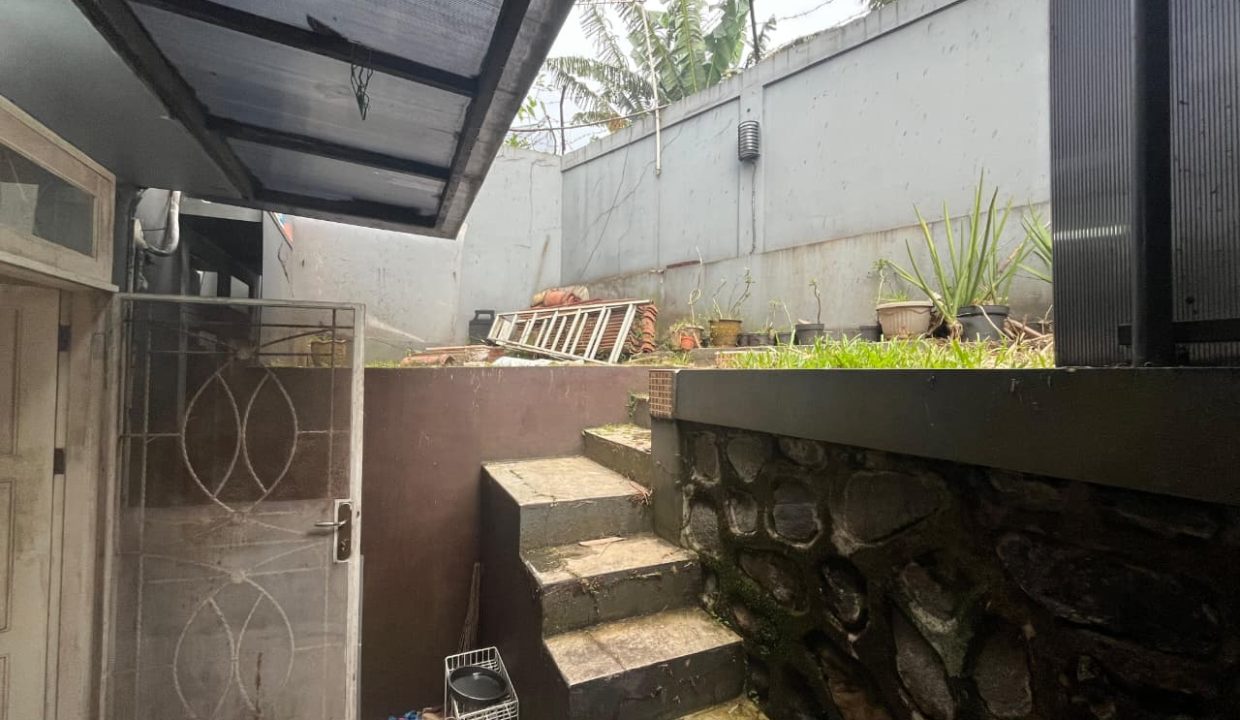 DIJUAL RUMAH MEWAH TELAGA GOLF DEPOK (10)