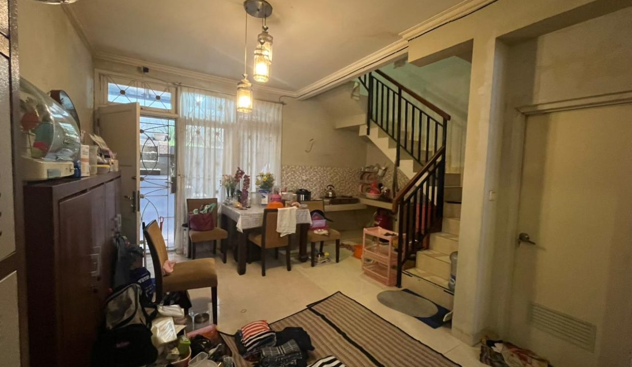 DIJUAL RUMAH MEWAH TELAGA GOLF DEPOK (19)