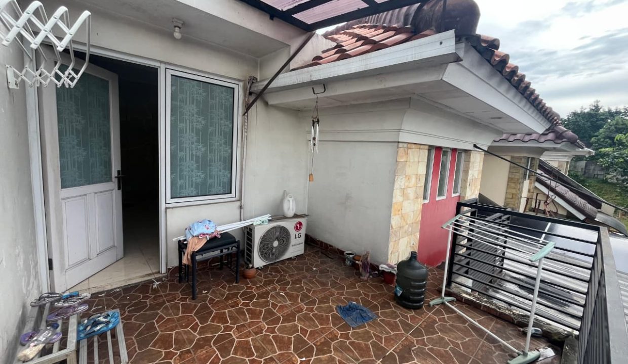 DIJUAL RUMAH MEWAH TELAGA GOLF DEPOK (9)