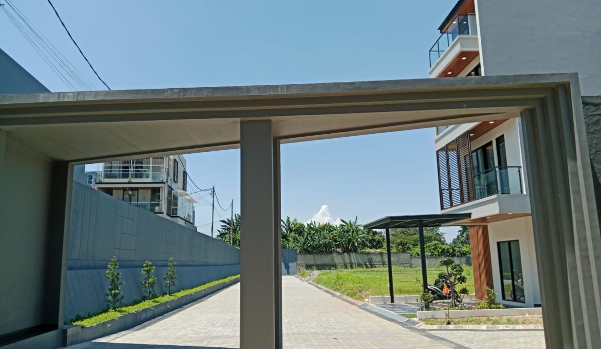ALONICA HILLS CILANDAK MODERN LIVING JAKARTA SELATAN (1,3)