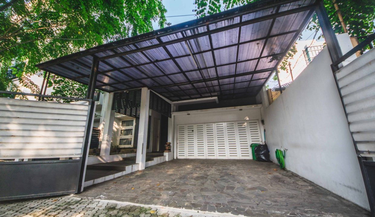 DIJUAL RUMAH CEMPAKA PUTIH TIMUR (1,7)