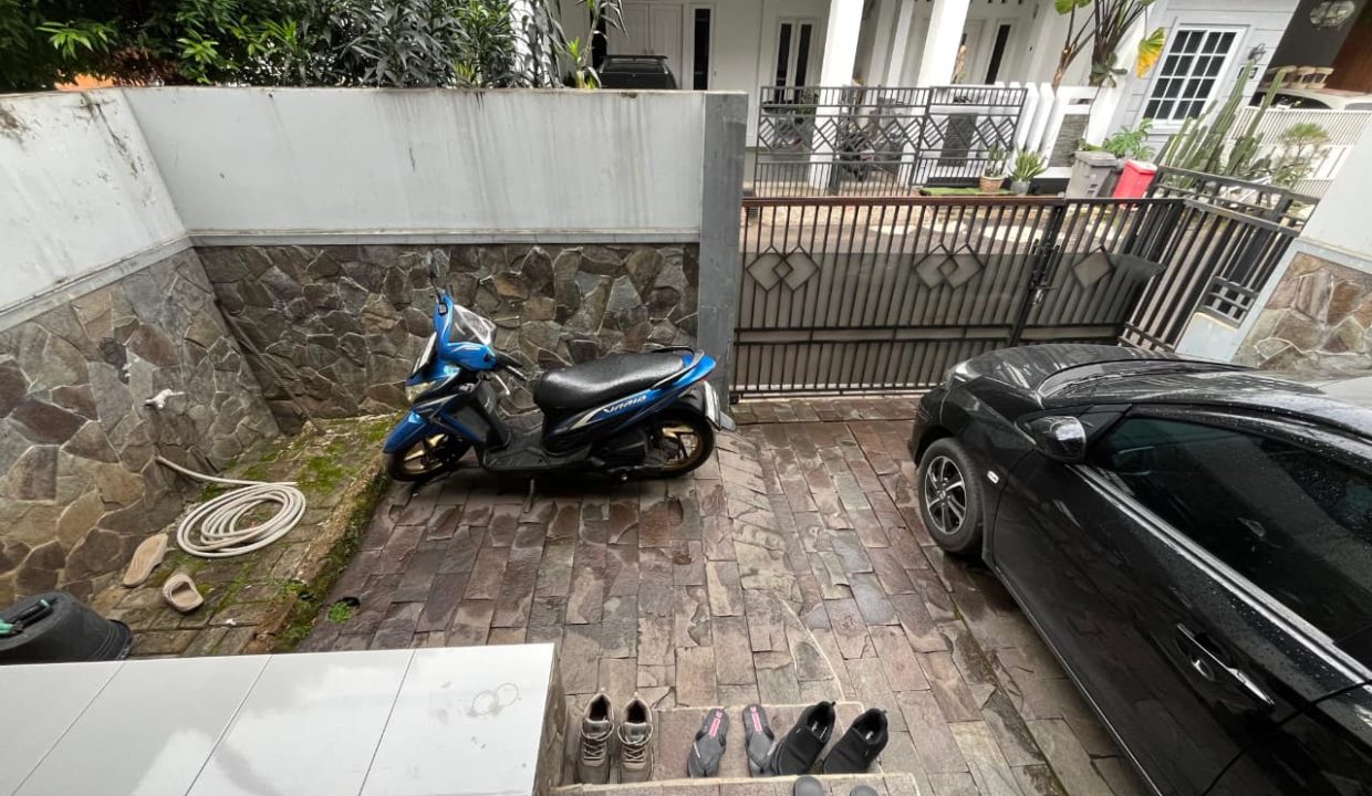 DIJUAL RUMAH DEKAT STASIUN DEPOK  (1)