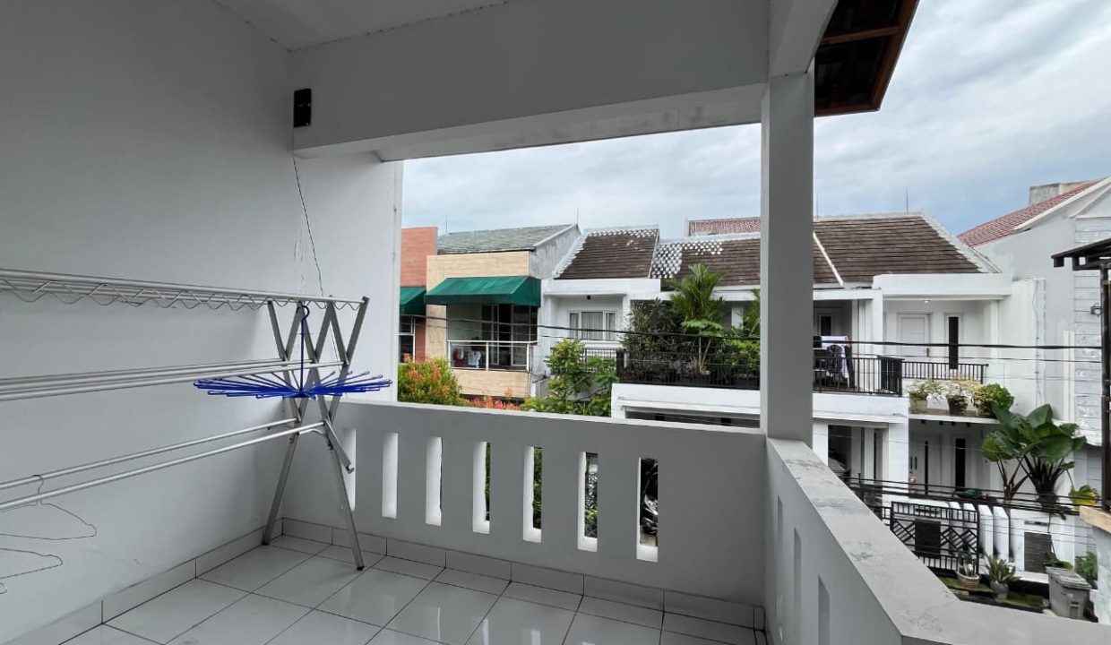 DIJUAL RUMAH DEKAT STASIUN DEPOK  (10)