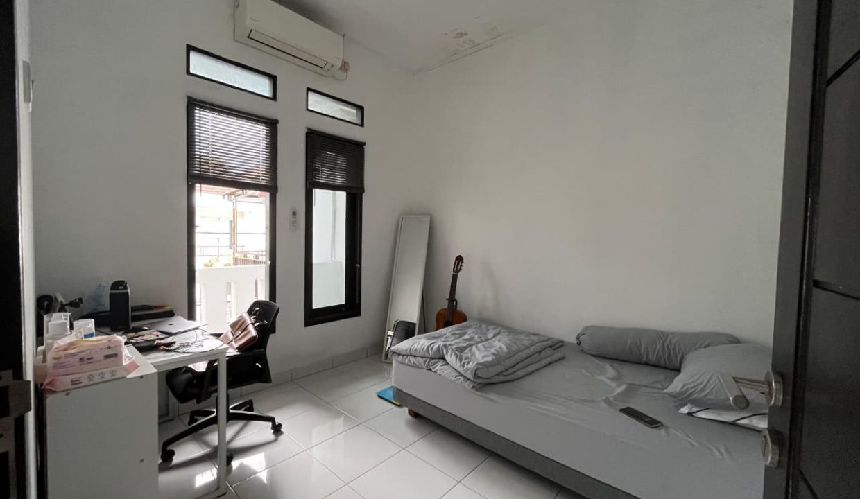 DIJUAL RUMAH DEKAT STASIUN DEPOK  (2)