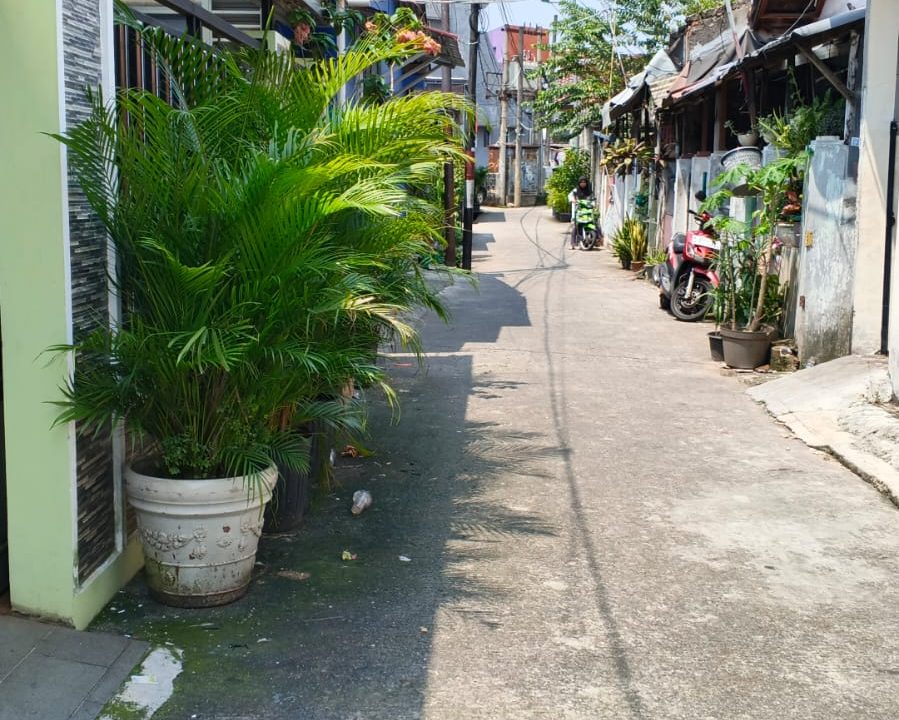 DIJUAL RUMAH CIJANTUNG PASAR REBO JAKARTA TIMUR (1,0)