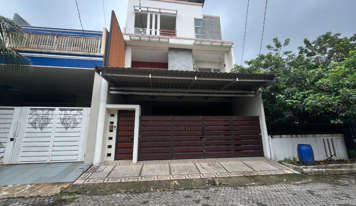 DIJUAL RUMAH MEWAH TAMAN ROYAL TANGERANG  (0,8)