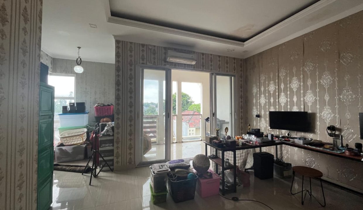 DIJUAL RUMAH MEWAH TAMAN ROYAL TANGERANG  (13)