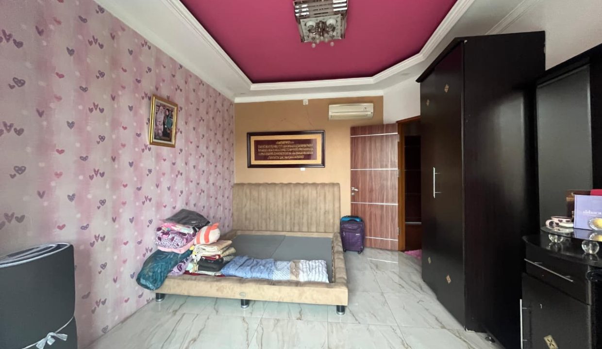 DIJUAL RUMAH MEWAH TAMAN ROYAL TANGERANG  (17)