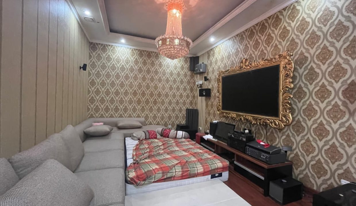 DIJUAL RUMAH MEWAH TAMAN ROYAL TANGERANG  (2)