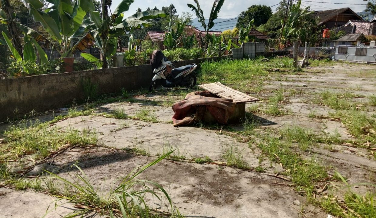 DIJUAL VILLA PUTIH VIEW GUNUNG SALAK CISARUA BOGOR (12)