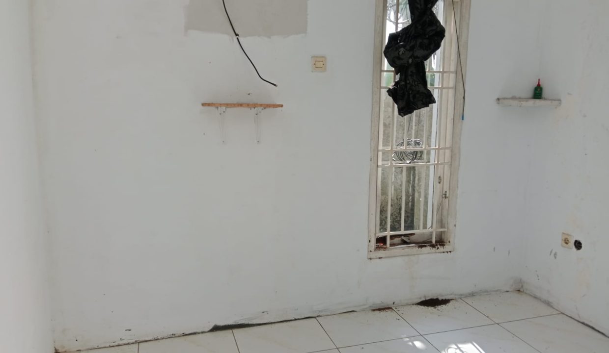 DIJUAL VILLA PUTIH VIEW GUNUNG SALAK CISARUA BOGOR (8)
