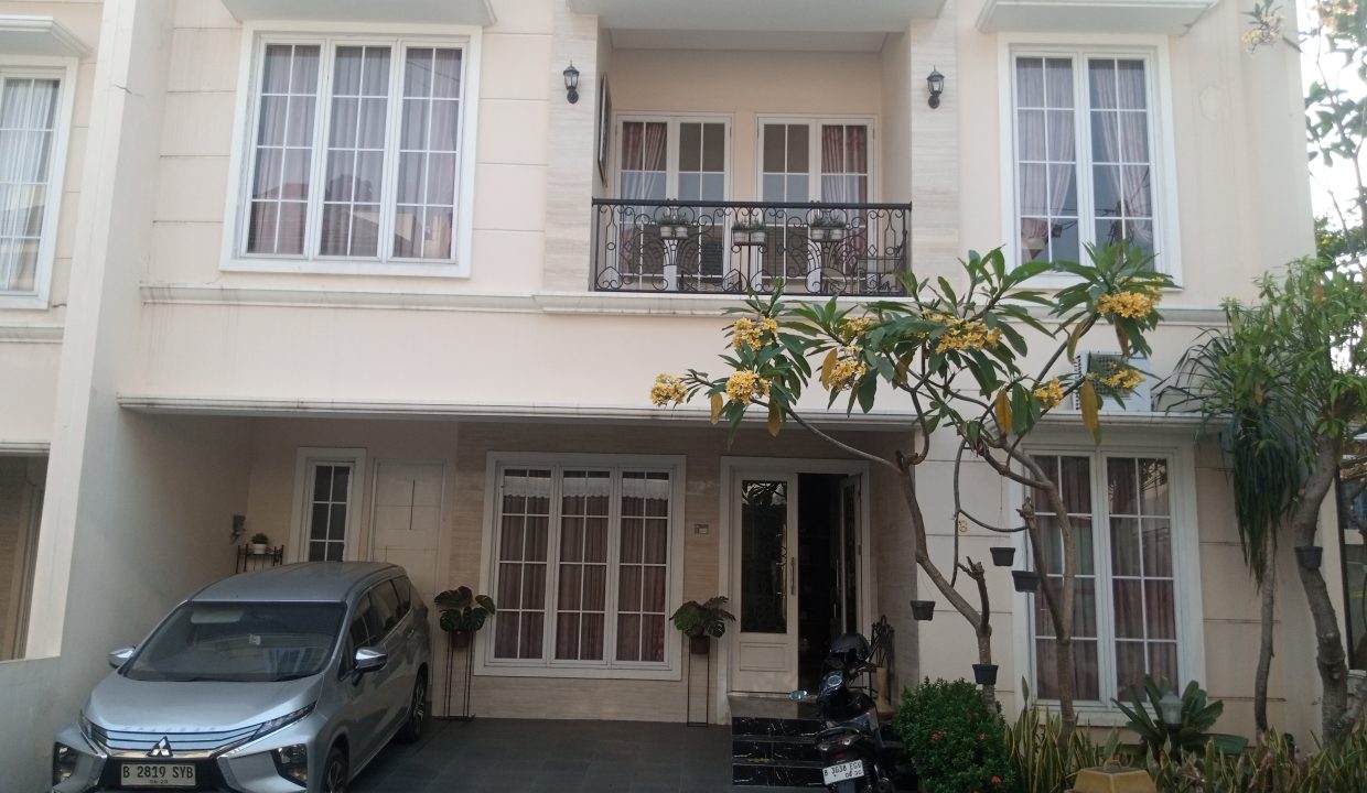 DIJUAL RUMAH CINERE DEPOK  (0,9)