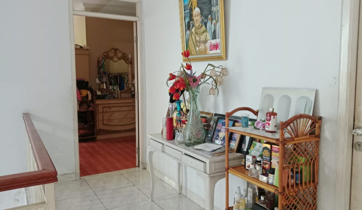 DIJUAL RUMAH PEKAYON BEKASI SELATAN (13)