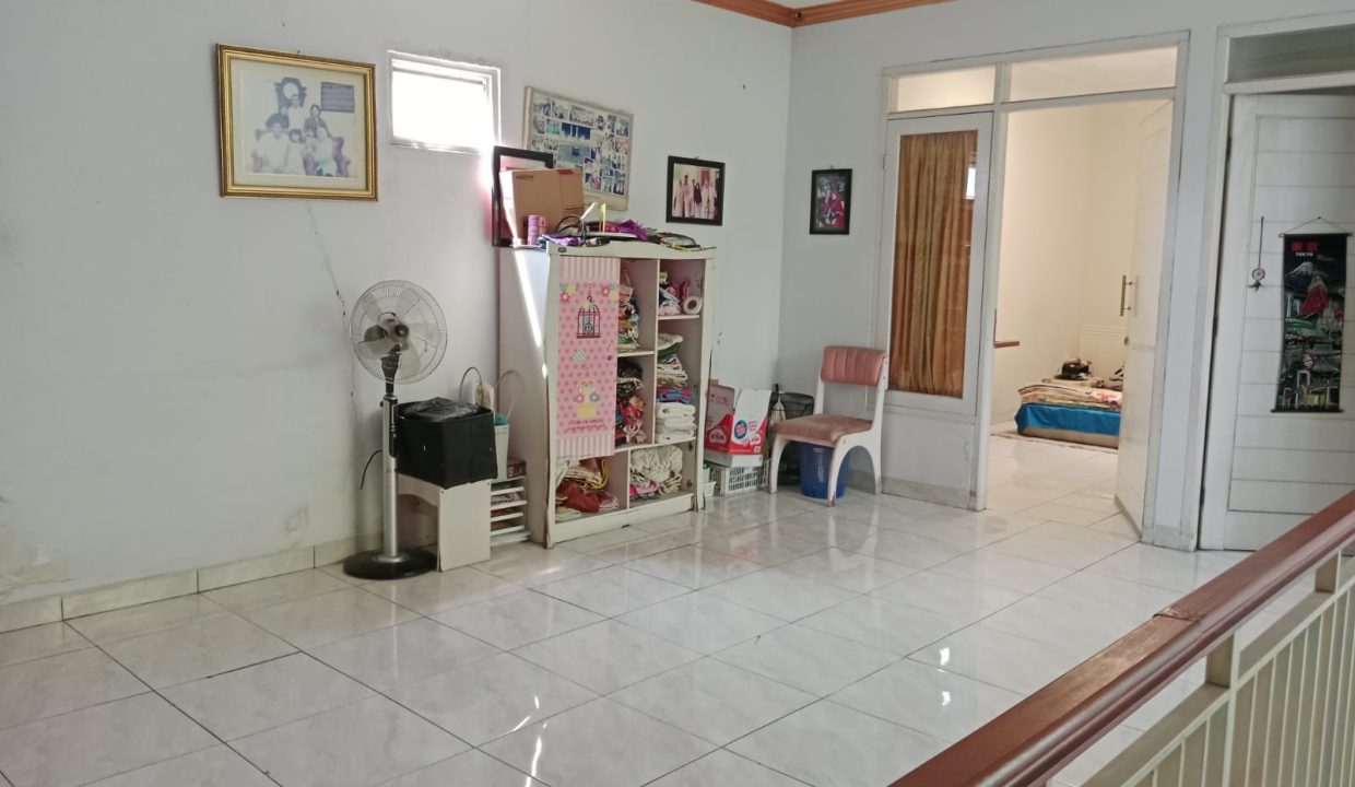 DIJUAL RUMAH PEKAYON BEKASI SELATAN (8)