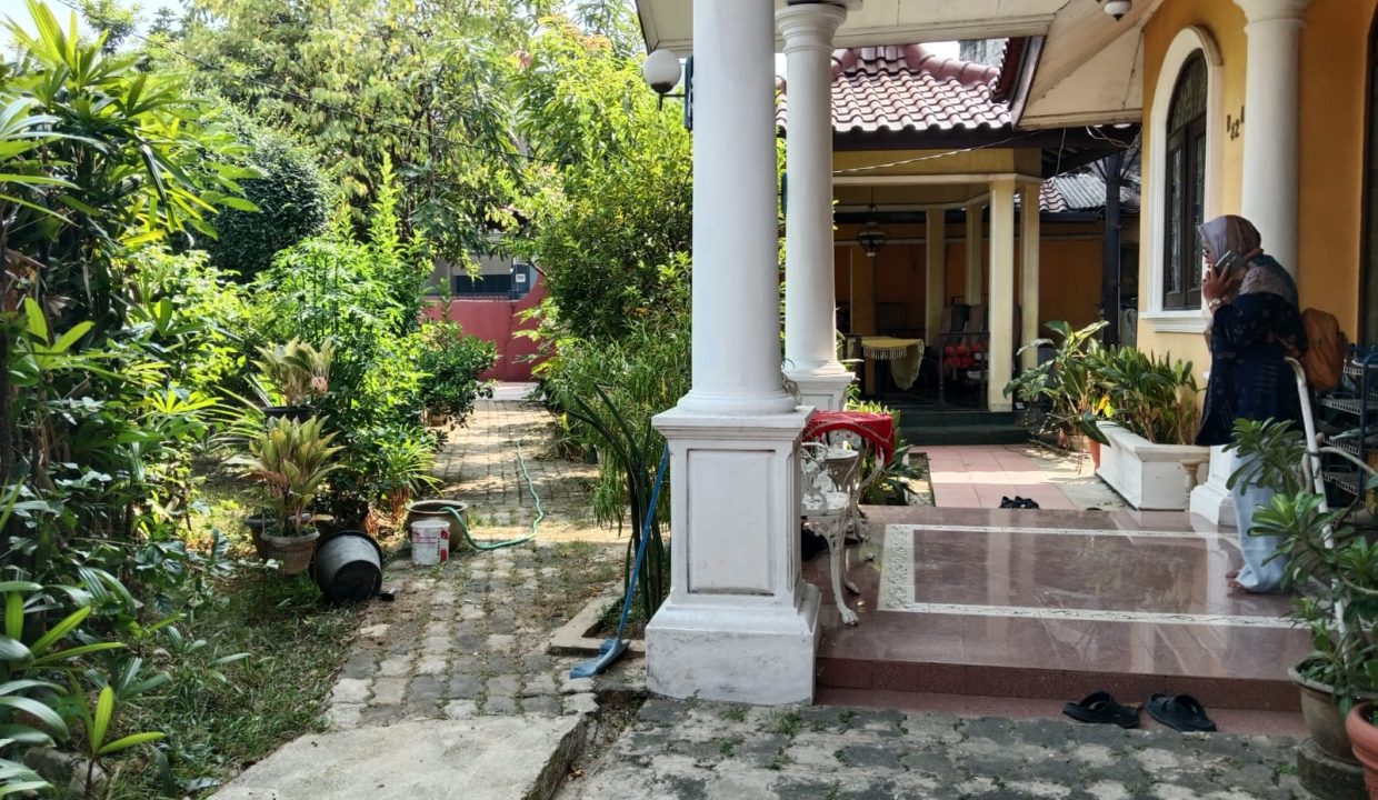 DIJUAL RUMAH PEKAYON JAYA BEKASI (1,5)