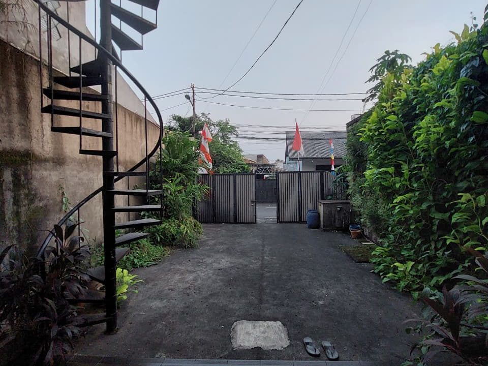 DIJUAL GEDUNG + STUDIO PASAR REBO JAKARTA TIMUR  (4)