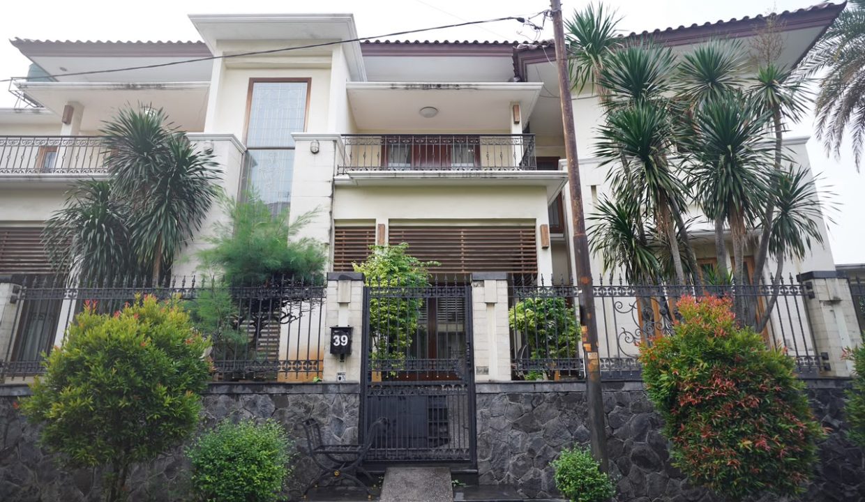 DIJUAL RUMAH HOOK KEMANGGISAN JAKARTA BARAT (1,3)