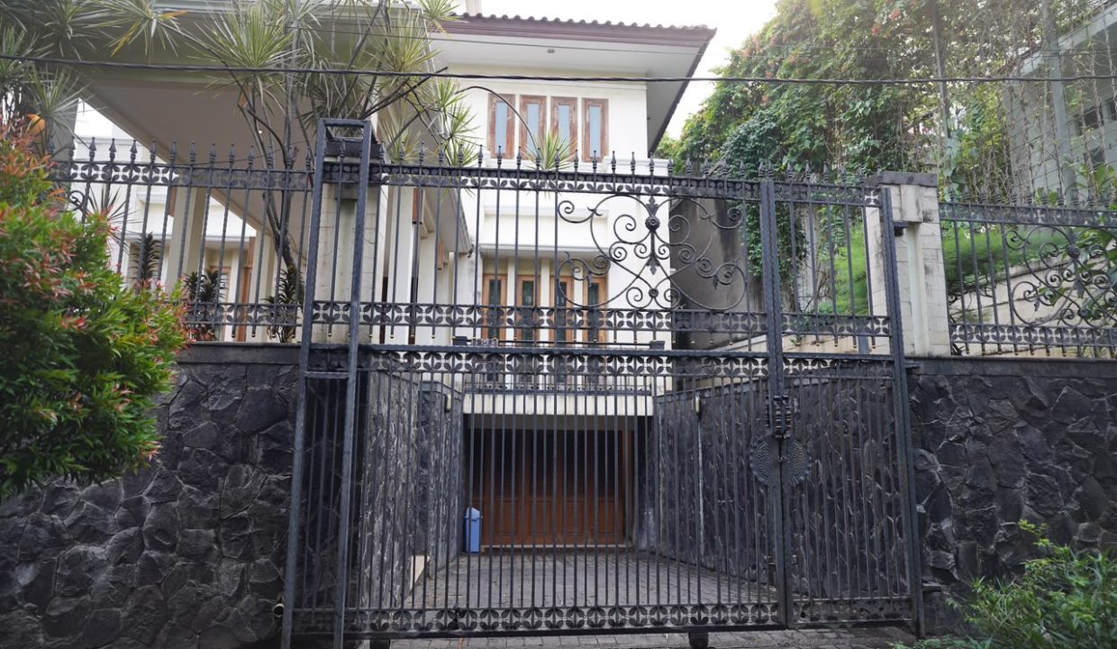 DIJUAL RUMAH HOOK KEMANGGISAN JAKARTA BARAT (1,9)