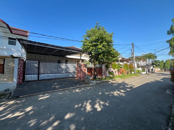 DIJUAL RUMAH MEWAH HALAMAN HIJAU JATIWARINGIN PONDOK GEDE BEKASI