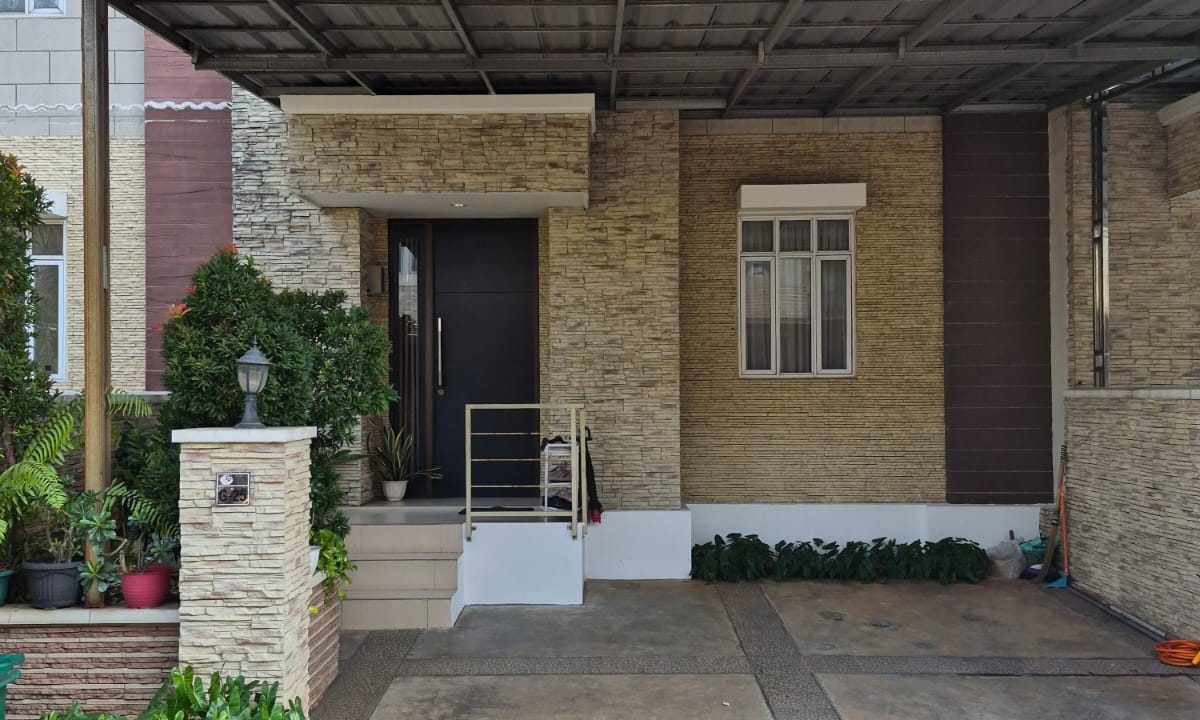 DIJUAL RUMAH SAKURA REGENCY BEKASI JAWA BARAT (0,3)