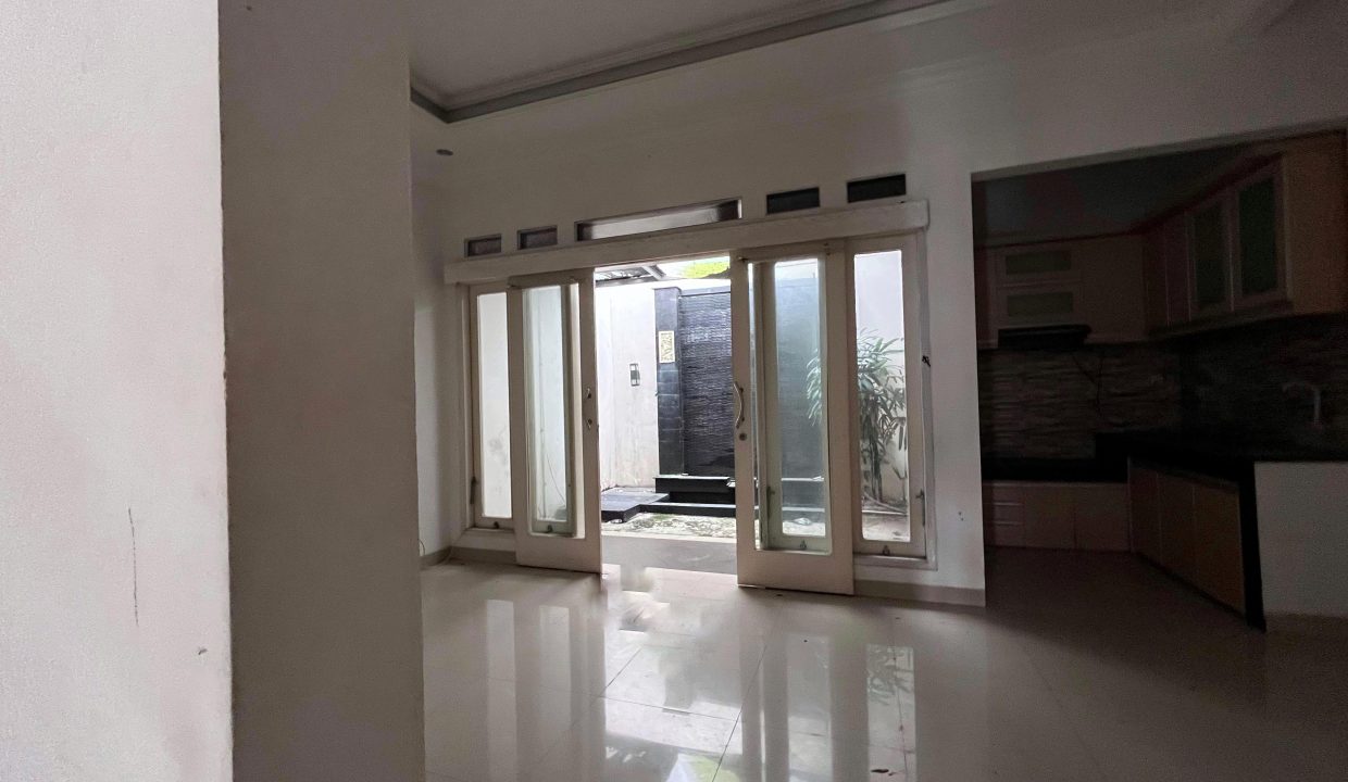 DIJUAL RUMAH JATIWARINGIN BEKASI (12)