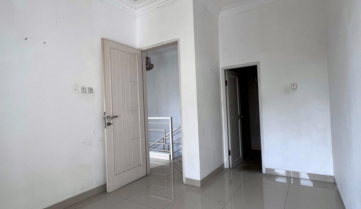 DIJUAL RUMAH JATIWARINGIN BEKASI (15)