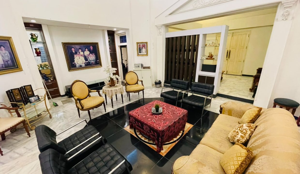 DIJUAL RUMAH MEWAH PUSAT KOTA BANJARMASIN (8)