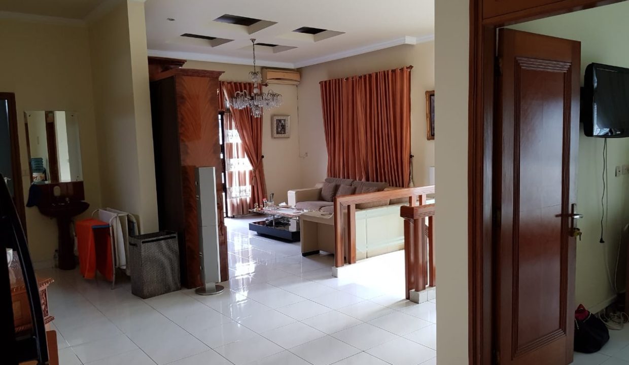 RUMAH MEWAH TAMAN DUTA MAS (6)