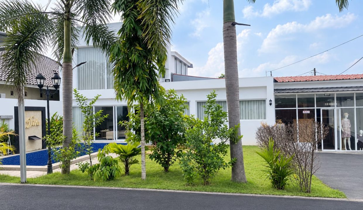 RUMAH SUBANG SEMI VILLA (0,9)